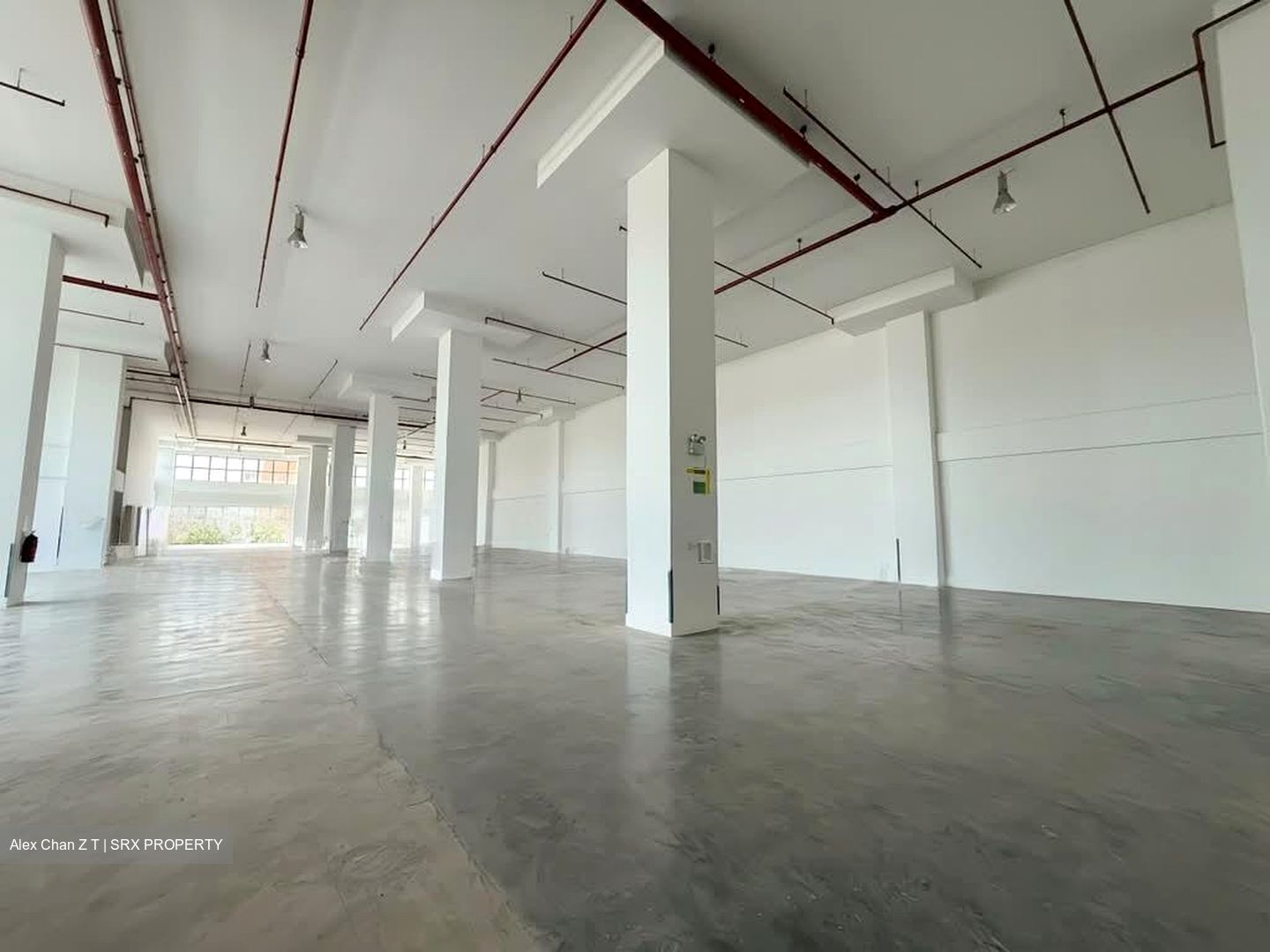 Expo MRT (D16), Warehouse #578704291